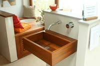 Vasque en bois suspendue, salon Vivre Cote Sud 2010