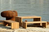 Mobilier de jardin sur mesure - table basse et bancs en Teck massif