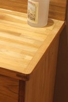 Finition d'un chant de c�t� de plan de travail en Teck