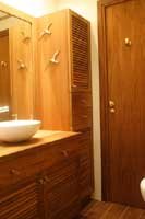 Meuble colonne en Teck pour rangements de salle de bain