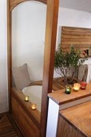 Pare-douche en Teck et verre avec cintre haut