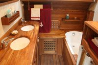 Petite salle de bain sur mesure en Teck - bateau