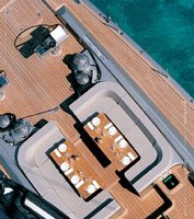 Mega-yacht contemporain - M�lange de Teck et de mat�riaux composites